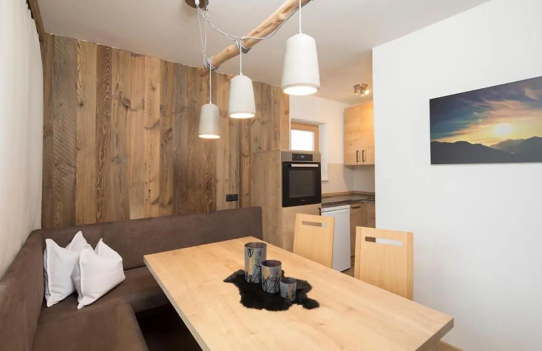 Angerer Alpine Suiten und Familienappartements Tirol-1